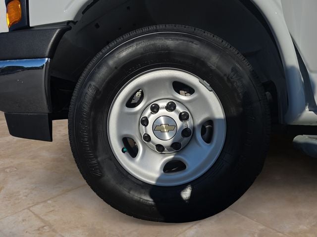 2025 Chevrolet Express 2500 Work Van Cargo