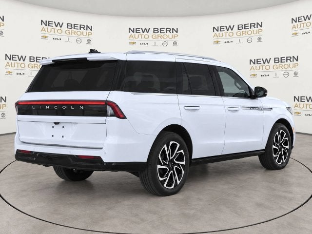 2027 Lincoln Navigator Reserve