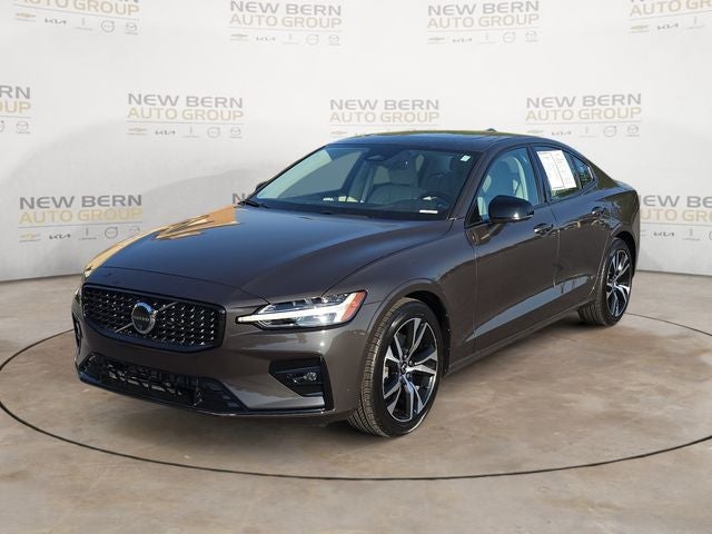 2025 Volvo S60 B5 Plus