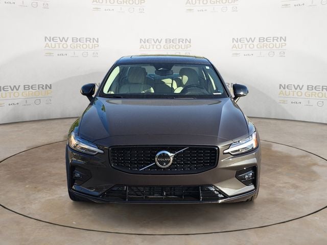 2025 Volvo S60 B5 Plus