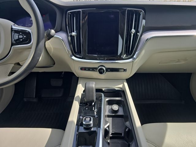 2024 Volvo S60 B5 Core Dark Theme