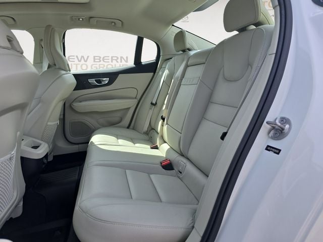 2024 Volvo S60 B5 Core Dark Theme