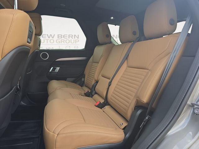 2024 Land Rover Discovery Dynamic SE