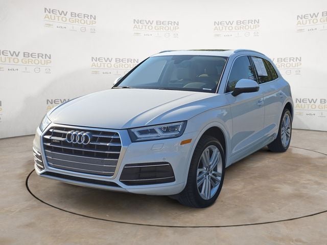 2019 Audi Q5 2.0T quattro S tronic Premium Plus's photo