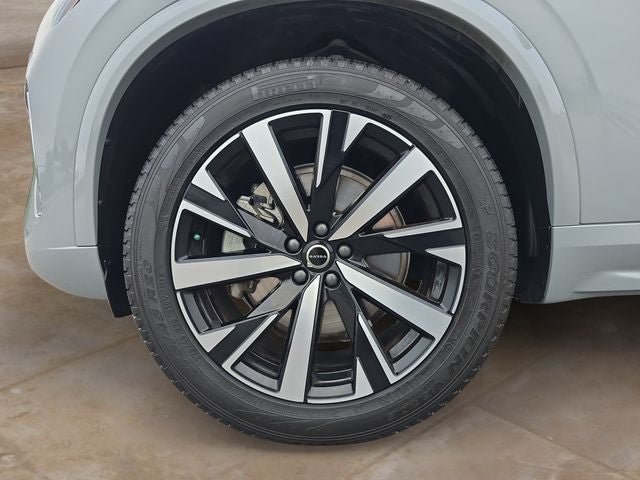 2025 Volvo XC90 B6 Core 2025.5
