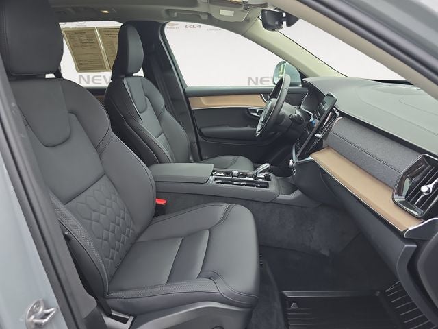 2025 Volvo XC90 B6 Core 2025.5