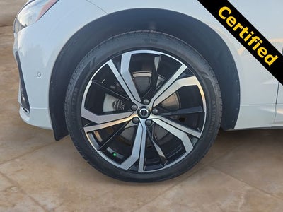 2022 Volvo XC60 B6 R-Design