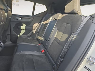 2021 Volvo XC40 R-Design