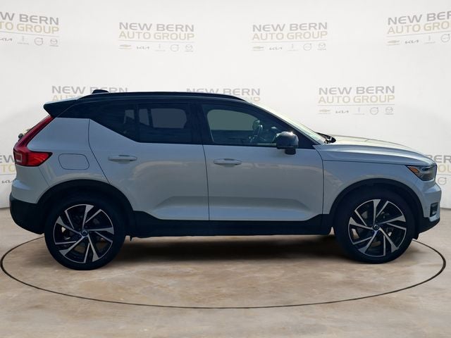 2021 Volvo XC40 R-Design