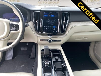 2023 Volvo XC60 B5 Plus Bright Theme