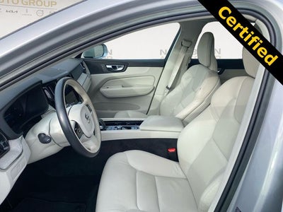 2023 Volvo XC60 B5 Plus Bright Theme