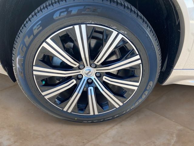 2024 Volvo XC90 B5 Core