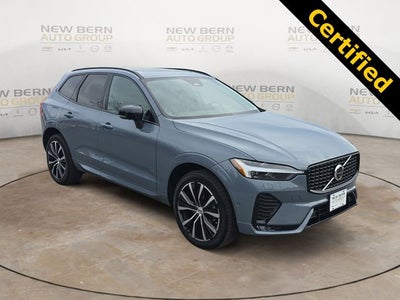 2023 Volvo XC60 B5 Plus Dark Theme