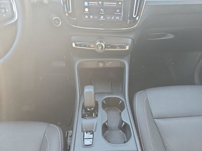 2025 Volvo XC40 B5 Core