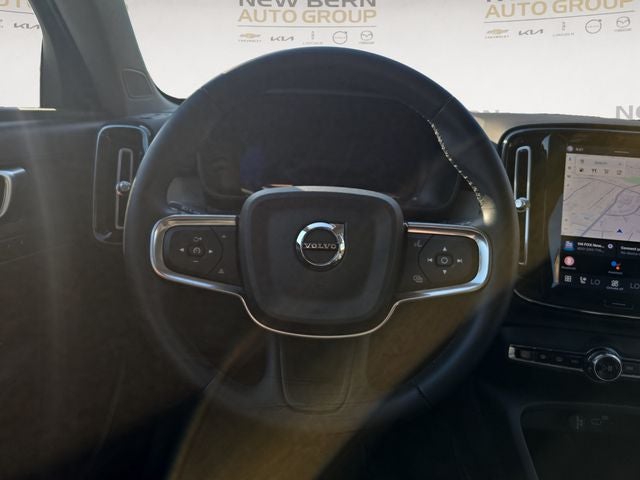 2025 Volvo XC40 B5 Core