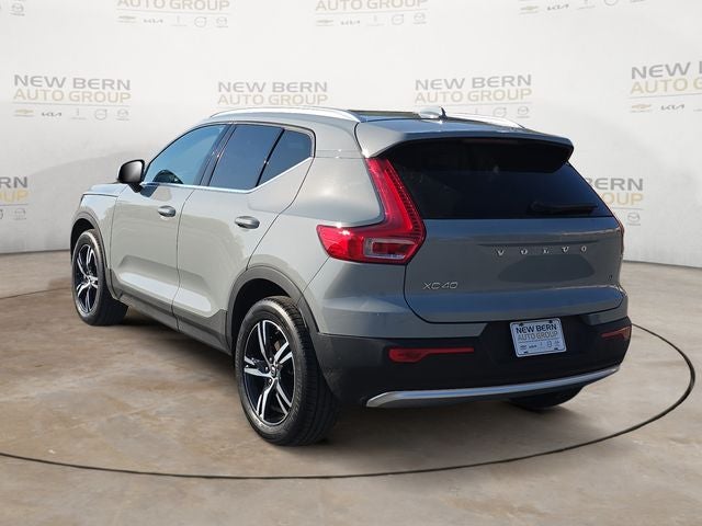 2025 Volvo XC40 B5 Core