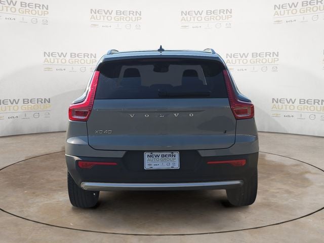 2025 Volvo XC40 B5 Core