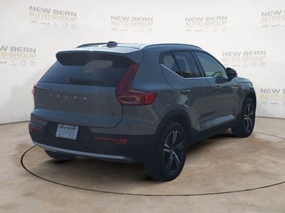 2025 Volvo XC40 B5 Core