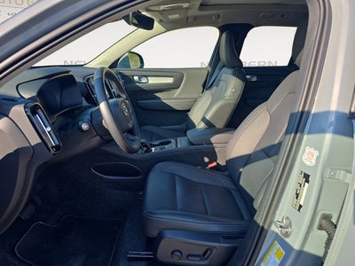 2025 Volvo XC40 B5 Core