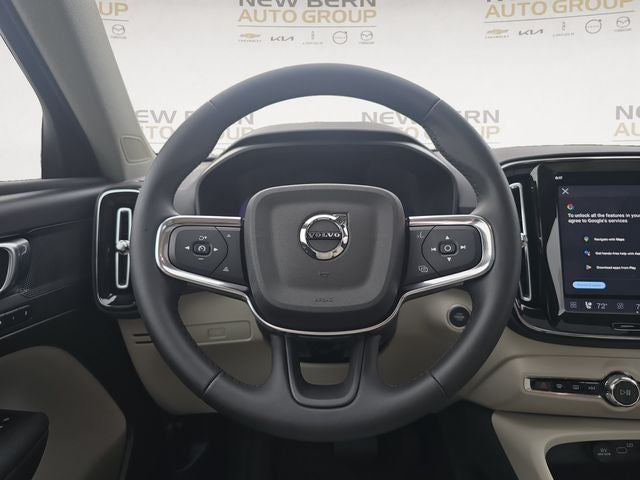 2024 Volvo XC40 B5 Plus Dark Theme