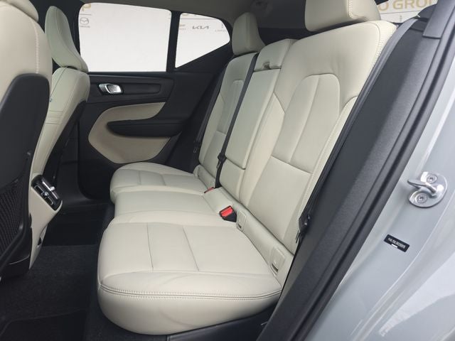 2024 Volvo XC40 B5 Plus Dark Theme