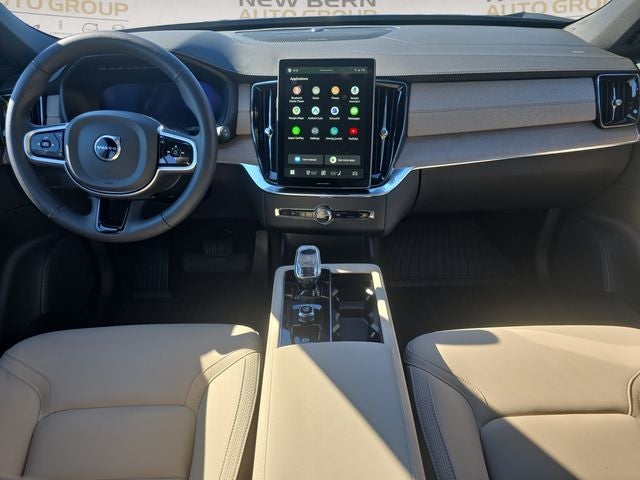2025 Volvo XC90 B5 Plus 2025.5