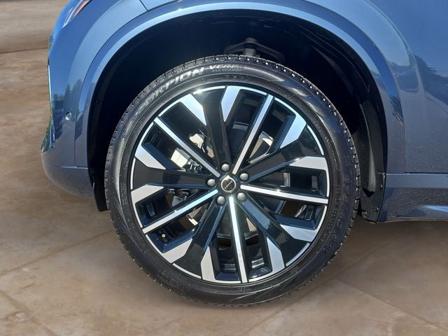 2025 Volvo XC90 B5 Plus 2025.5