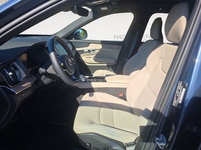 2025 Volvo XC90 B5 Plus 2025.5