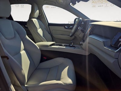 2025 Volvo XC60 B5 Core