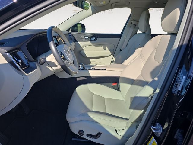 2025 Volvo XC60 B5 Core