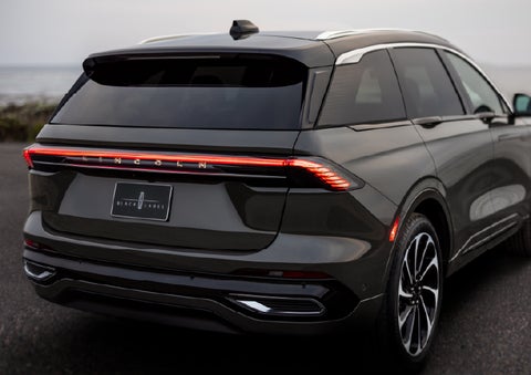 The rear of a 2026 Lincoln Black Label™ Nautilus® SUV displays full LED rear lighting. | Lincoln of New Bern in New Bern NC