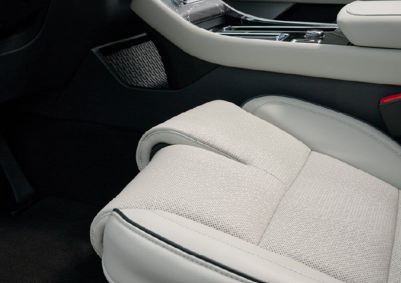 The front passenger Perfect Position seat is shown with the thigh extender adjusted.| Lincoln of New Bern in New Bern NC